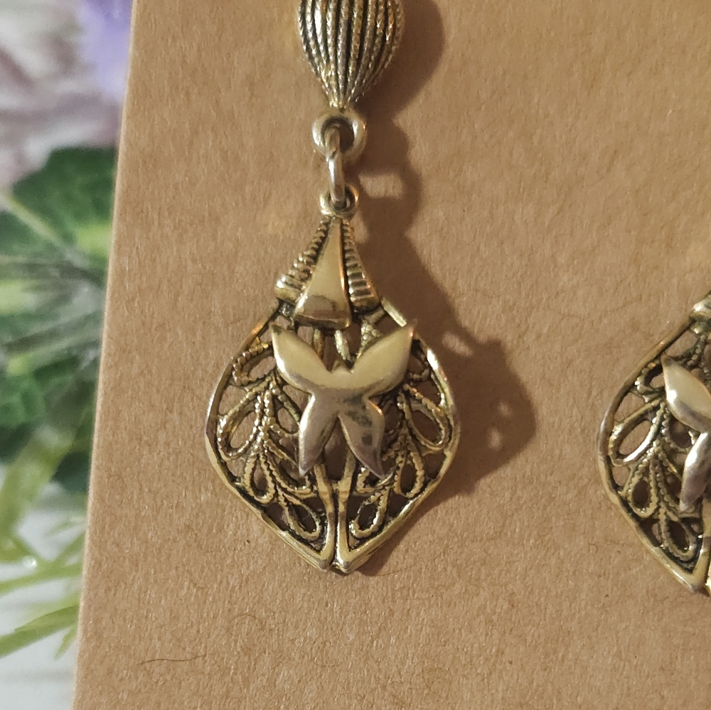 Vintage Gold Plated Butterfly & Leaf Filigree Dangle Earrings - Picture 10 of 13